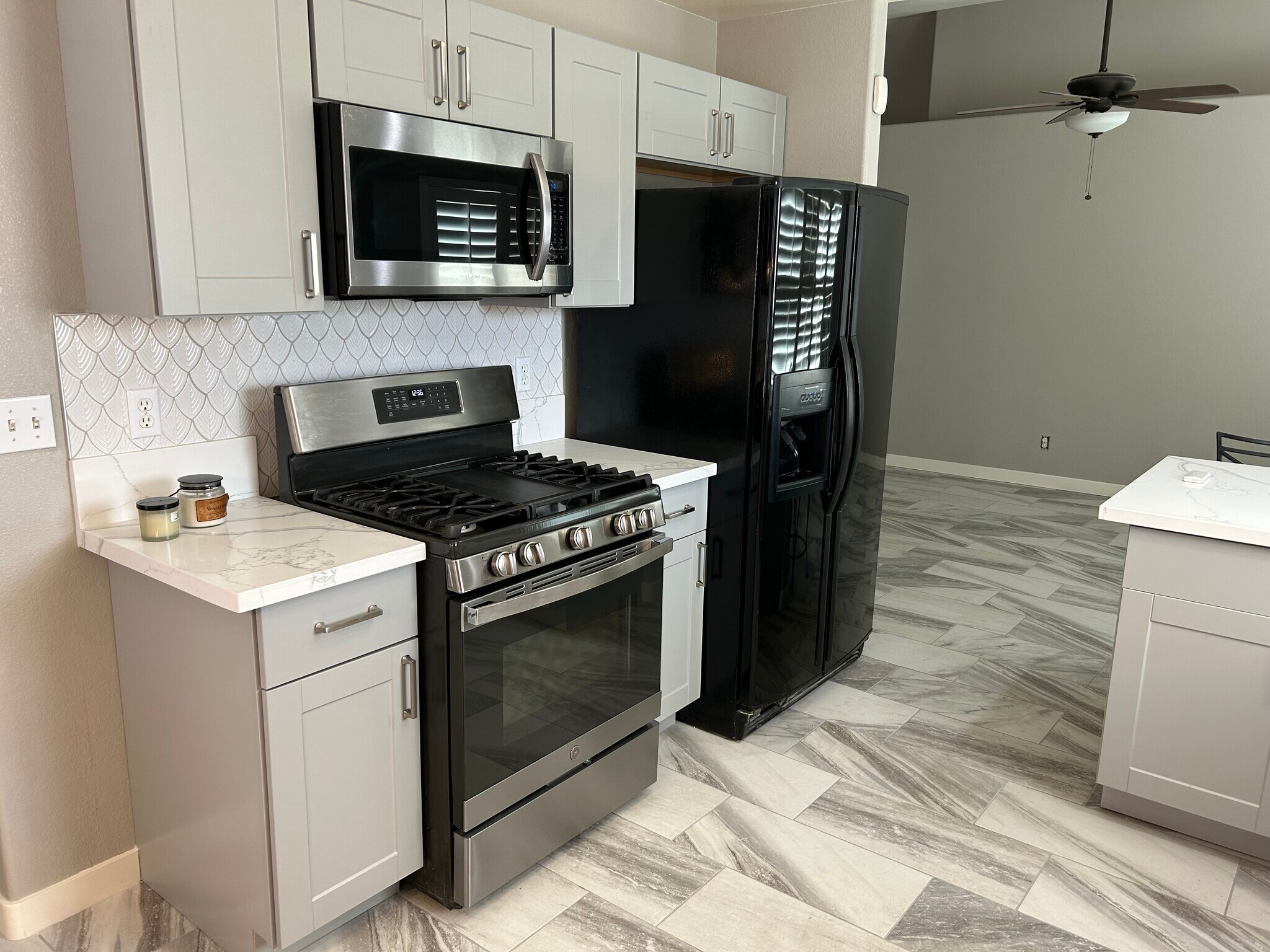 Building Photo - 4207 Oak Bay Way