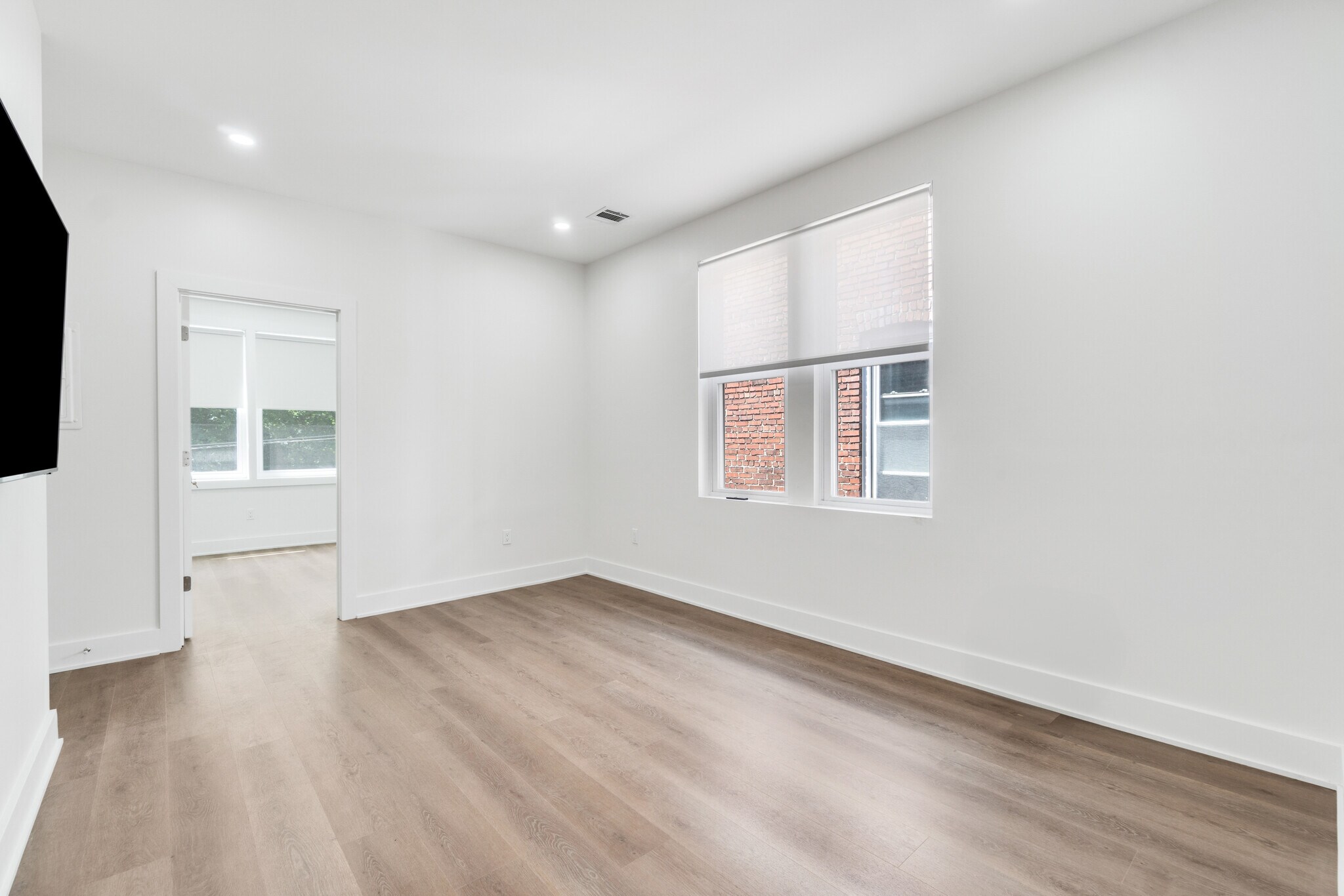 Building Photo - 632 Boulevard E