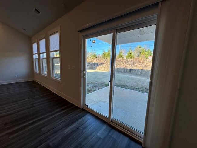 Building Photo - 521 Robinwood Pl