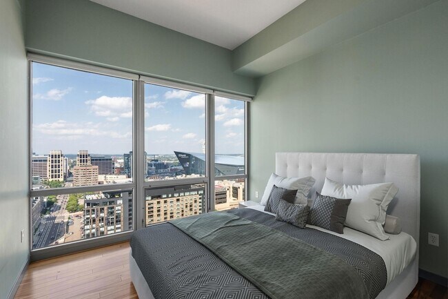 Building Photo - 929 Portland Ave