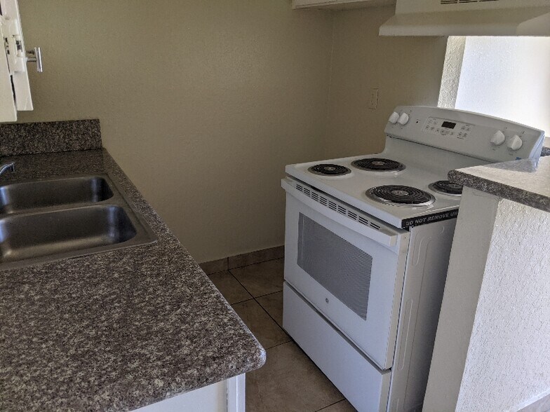 Building Photo - 144 W 42nd St