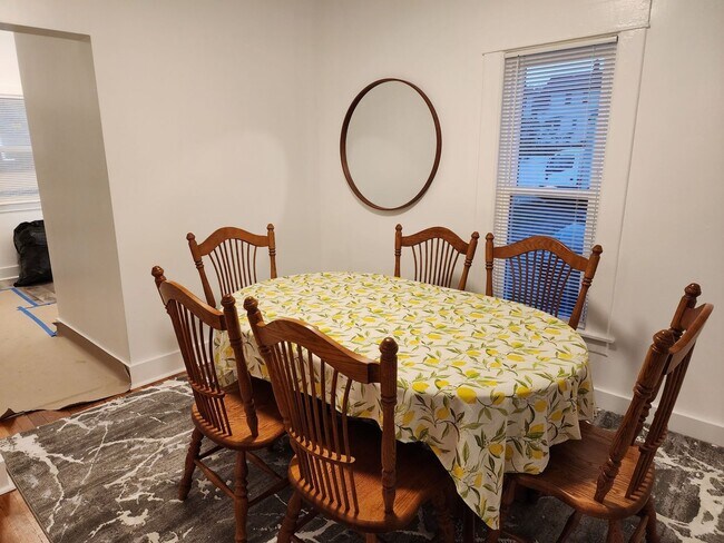 Building Photo - Remodeled 2 Story 3 Bedroom Home Located in SW Grand Rapids, MI