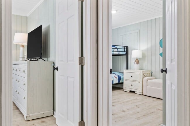 Building Photo - Gorgeous Totally Remodeled 3/2 in Garden C...
