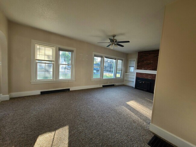 Building Photo - 641 12th St N