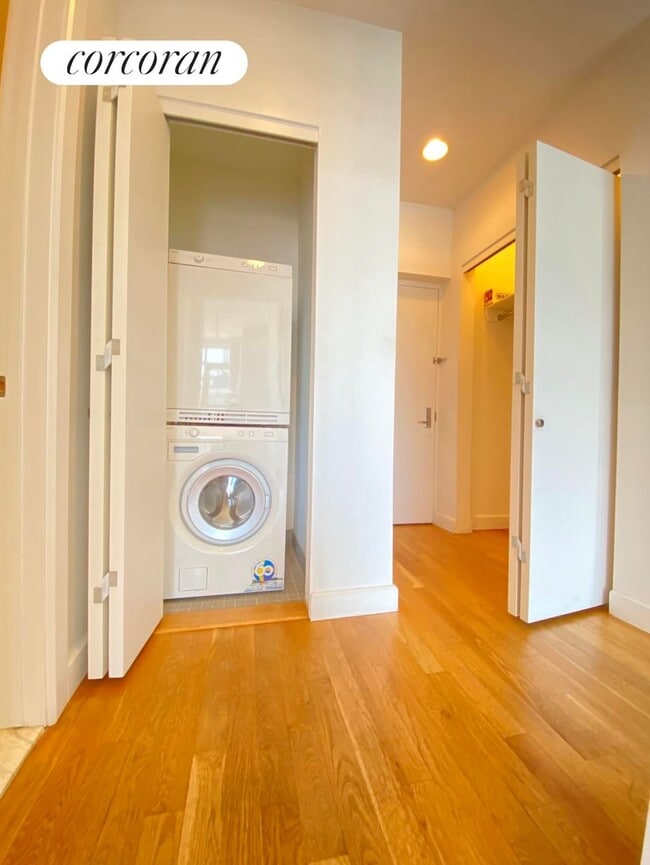 Building Photo - 11-24-24 31st Ave