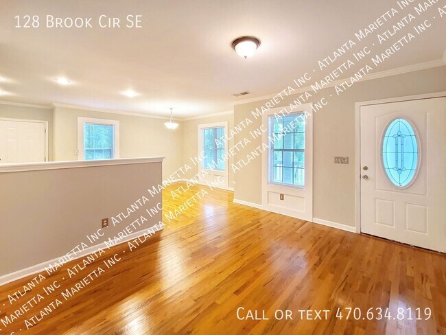 Building Photo - 128 Brook Cir SE