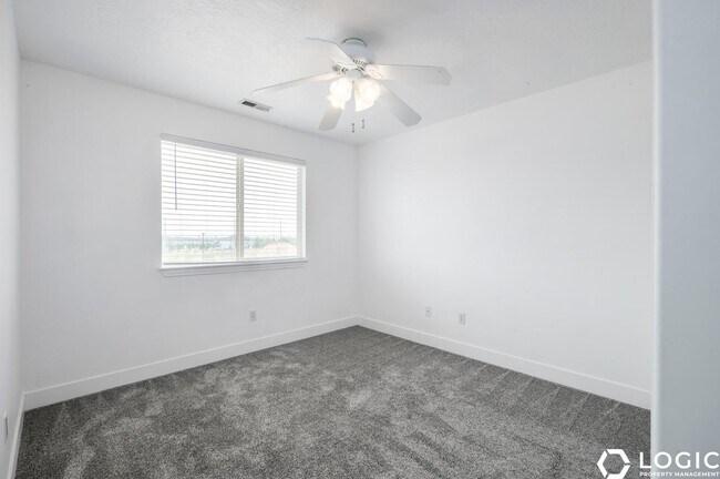 Building Photo - 1212 S 1410 E