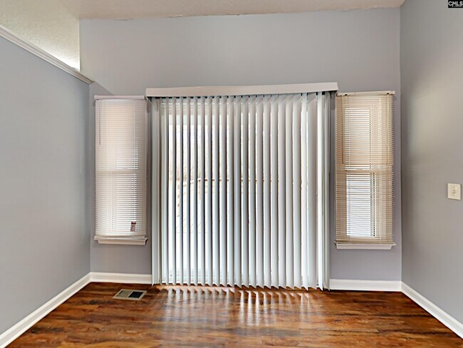 Building Photo - 709 Quail Hills Dr