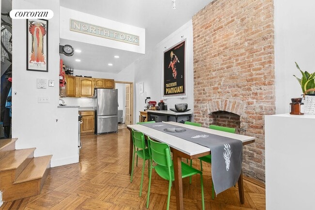 Building Photo - 466 8th St