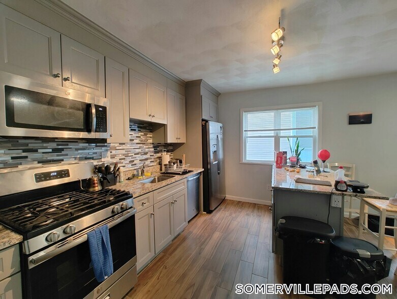 Building Photo - 50 Derby St