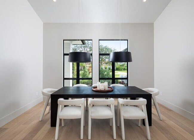 Building Photo - STUNNING REMODELED 4-BEDROOM, 3.5-BATH FUR...