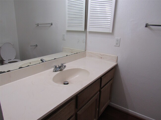 Building Photo - 15543 Weldon Dr