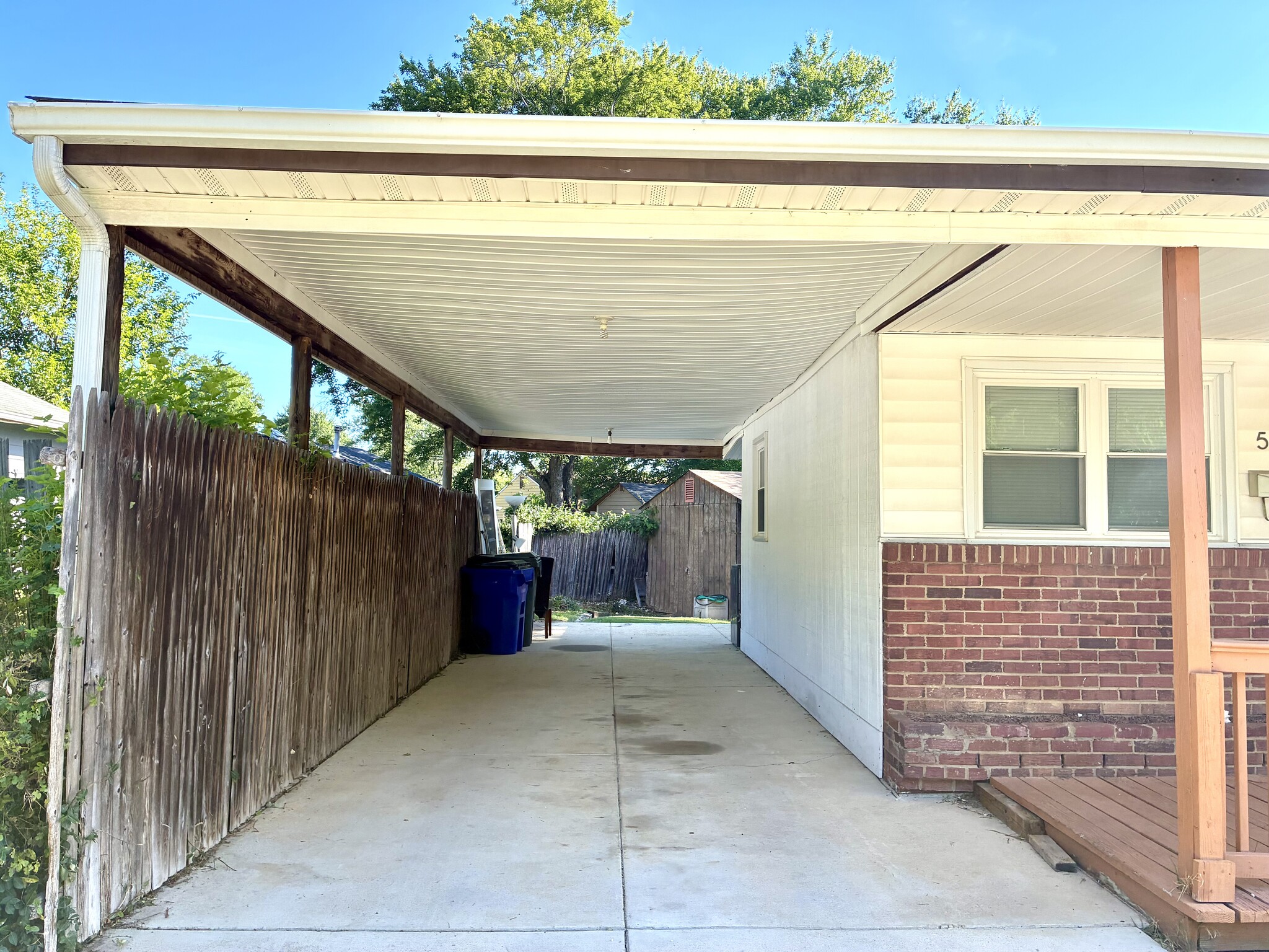 Carport - 5112 Hollywood Rd