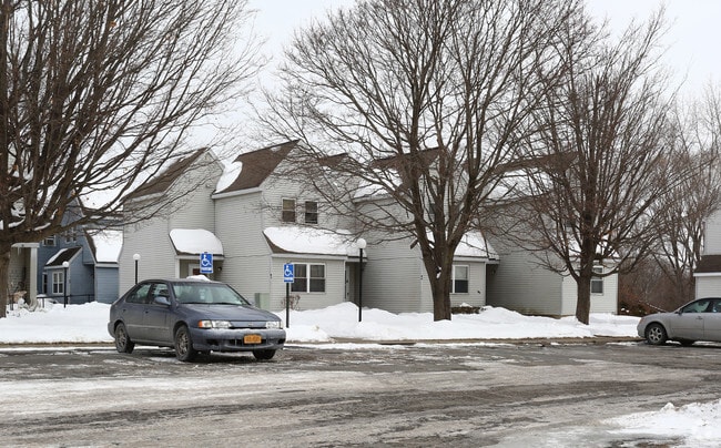 Primary Photo - Apple Meadow Village