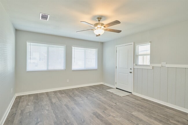 Building Photo - 26 Harbour Row Dr