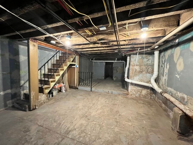 Building Photo - Renovated 3BR/1.5Bth House! Section 8 ONLY!!