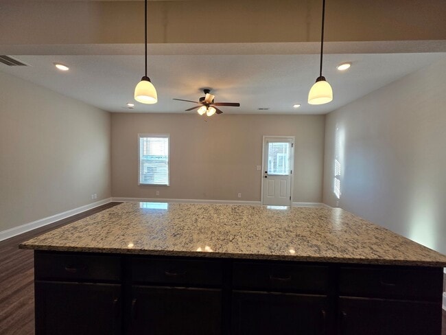 Building Photo - $250 OFF Move In Special!