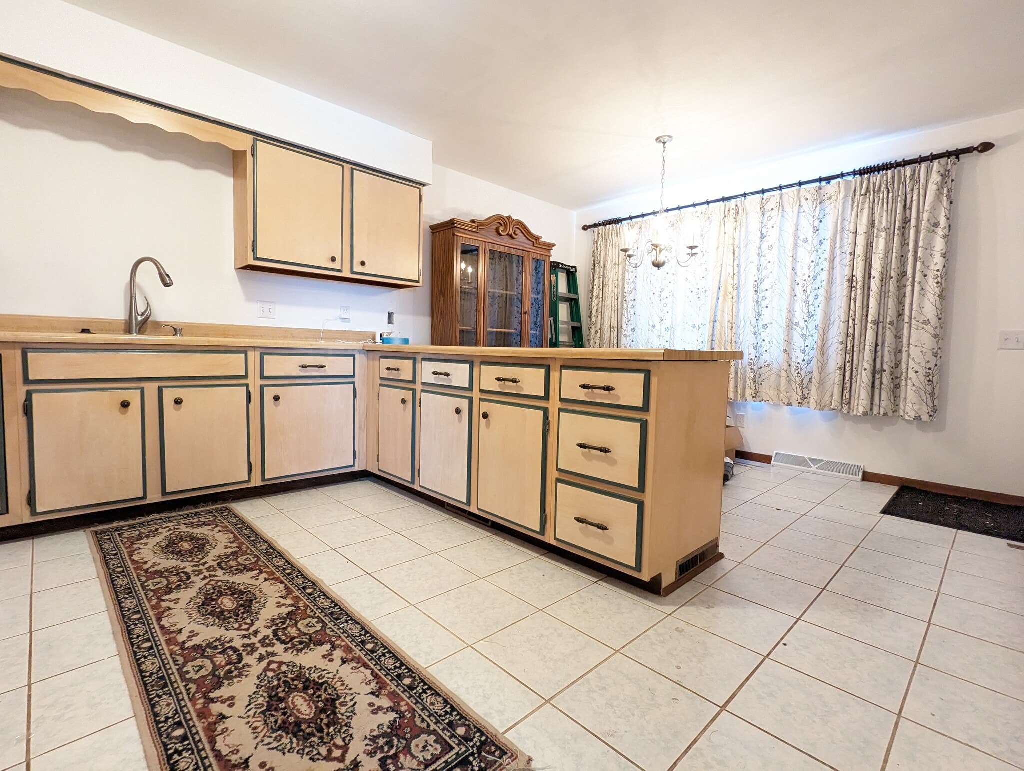 Kitchen - 712 Brandie Rd