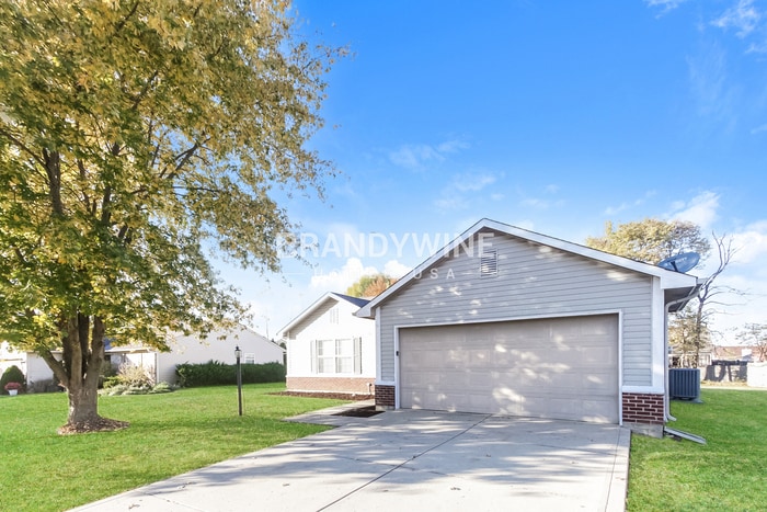 Building Photo - 18057 Sanibel Cir