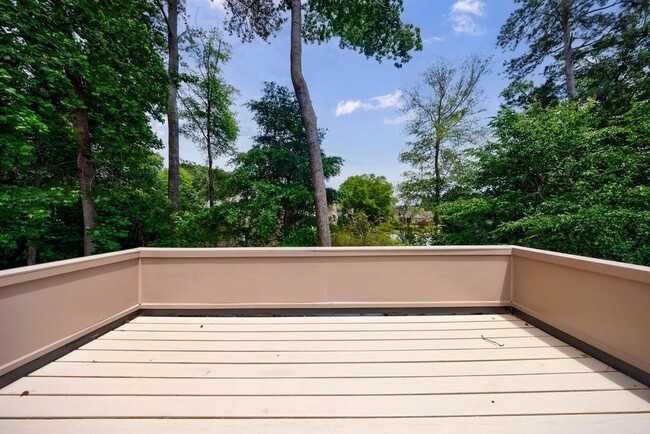Building Photo - 459 Atlanta Country Club Dr