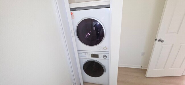 Building Photo - Newly Built 2BR/1BA ADU | In-Unit Laundry | Historic Niles Fremont
