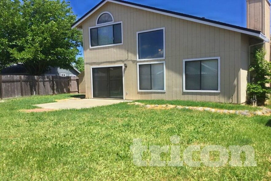 Building Photo - 844 Sage Dr