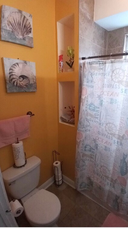 Building Photo - 6630 S Ingleside Ave