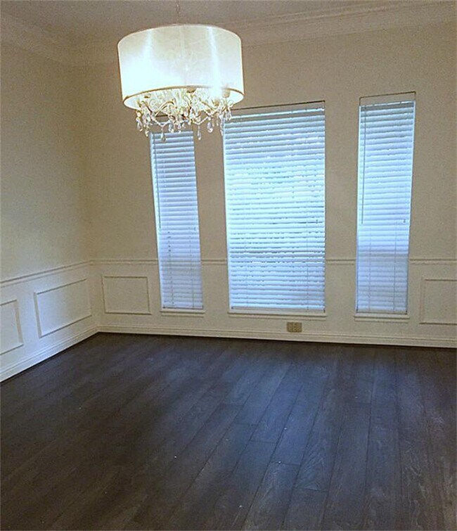 Building Photo - 17503 Sunny Trail Ln