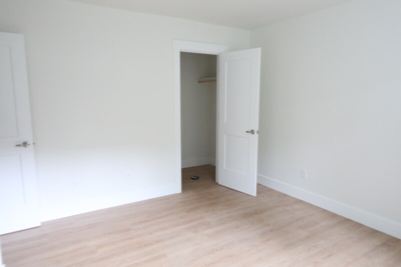 Building Photo - 12905 SE Ridgecrest Rd