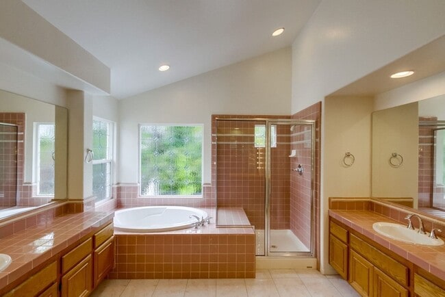 Building Photo - Westport @ Stonecrest