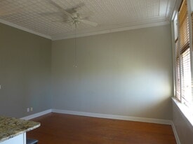 Building Photo - 112 N John St