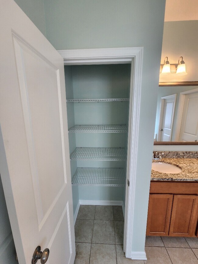 Building Photo - 3639 White Wing Cir