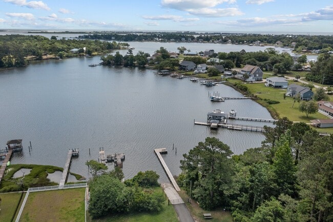 Building Photo - 408 Celtic Ash St