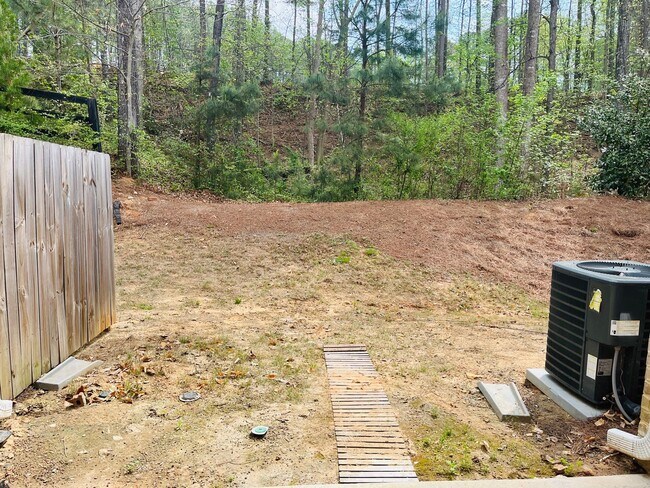 Building Photo - ***MOVE IN SPECIAL - $500 OFF 1ST MONTHS RENT WITH A MOVE IN DATE ON OR BEFORE 6/12.*** Wow! 4 be...