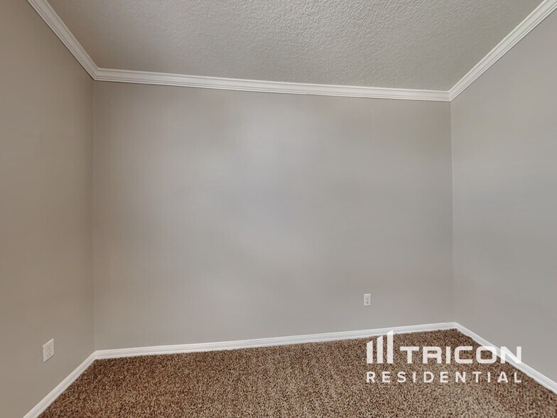 Building Photo - 1624 River Breeze Dr