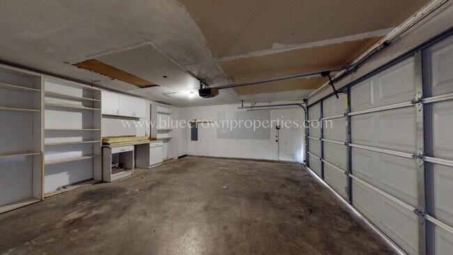 Building Photo - 10239 Catalpa Rd