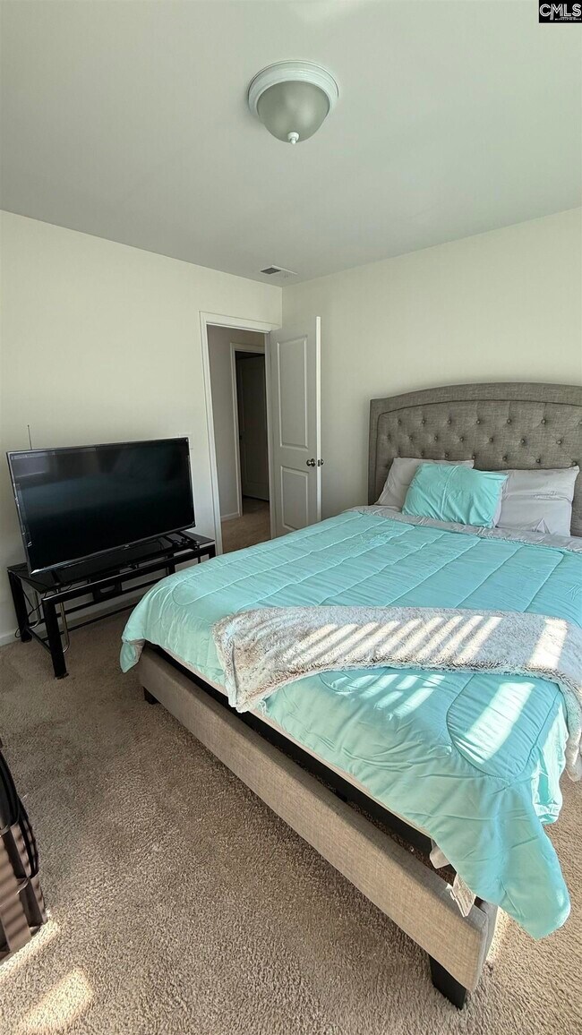 Building Photo - 250 Windfall Rd