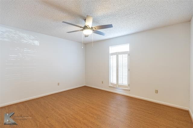 Building Photo - 3642 Hi-Vu Dr