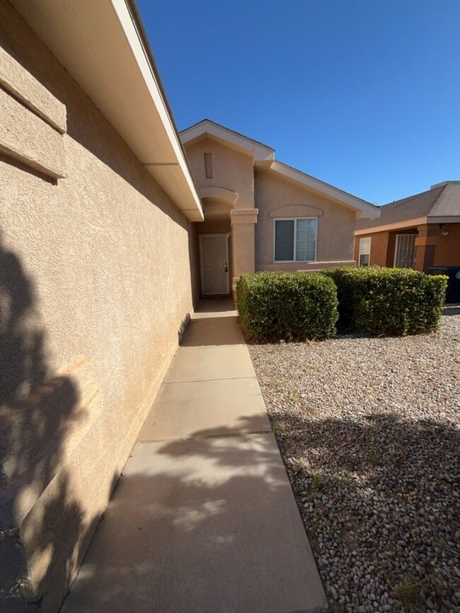Building Photo - Three Bedroom, two Bath single-story home.