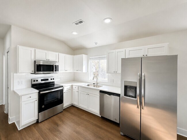 Building Photo - 2761 Gady Pines Dr