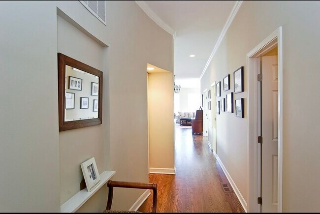 Building Photo - 2848 N Burling St