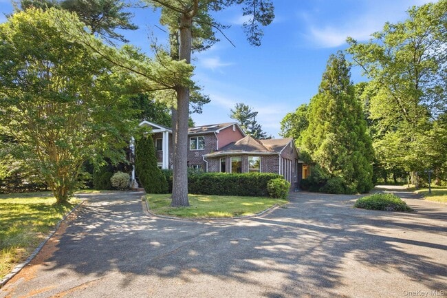 Building Photo - 1 Bridle Path Dr