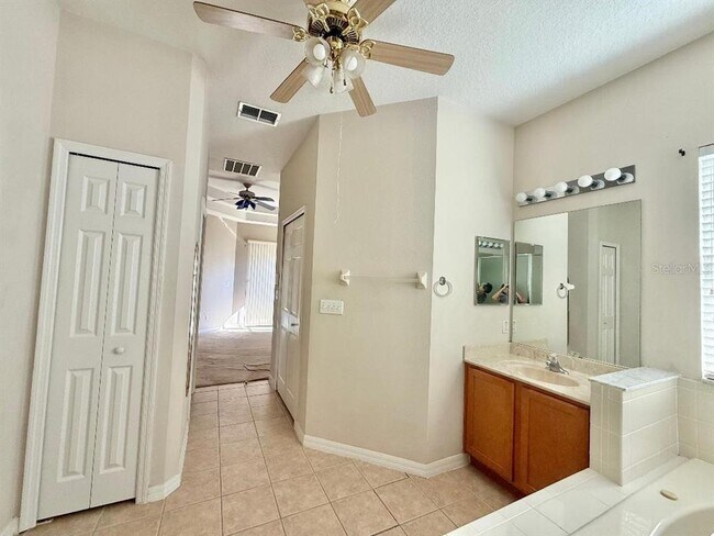 Building Photo - 209 Corvina Dr