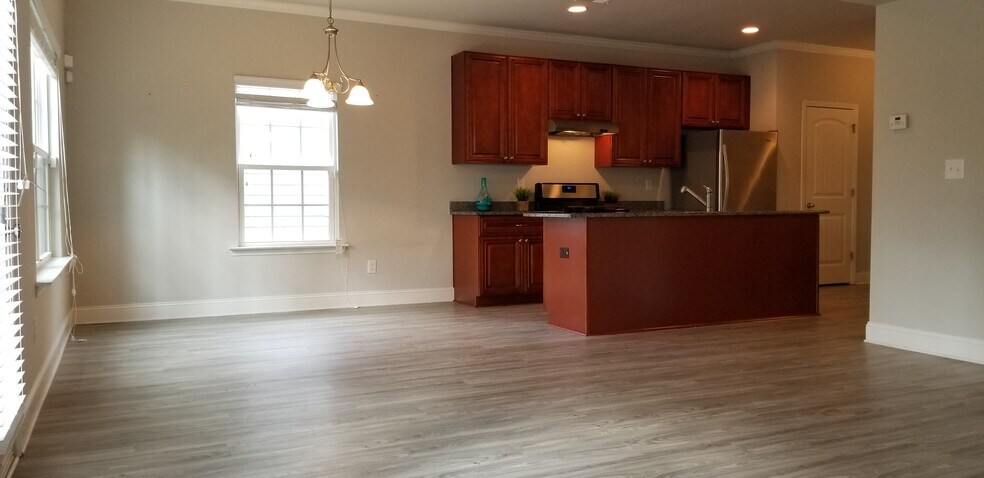 Building Photo - 2297 Shady Dr