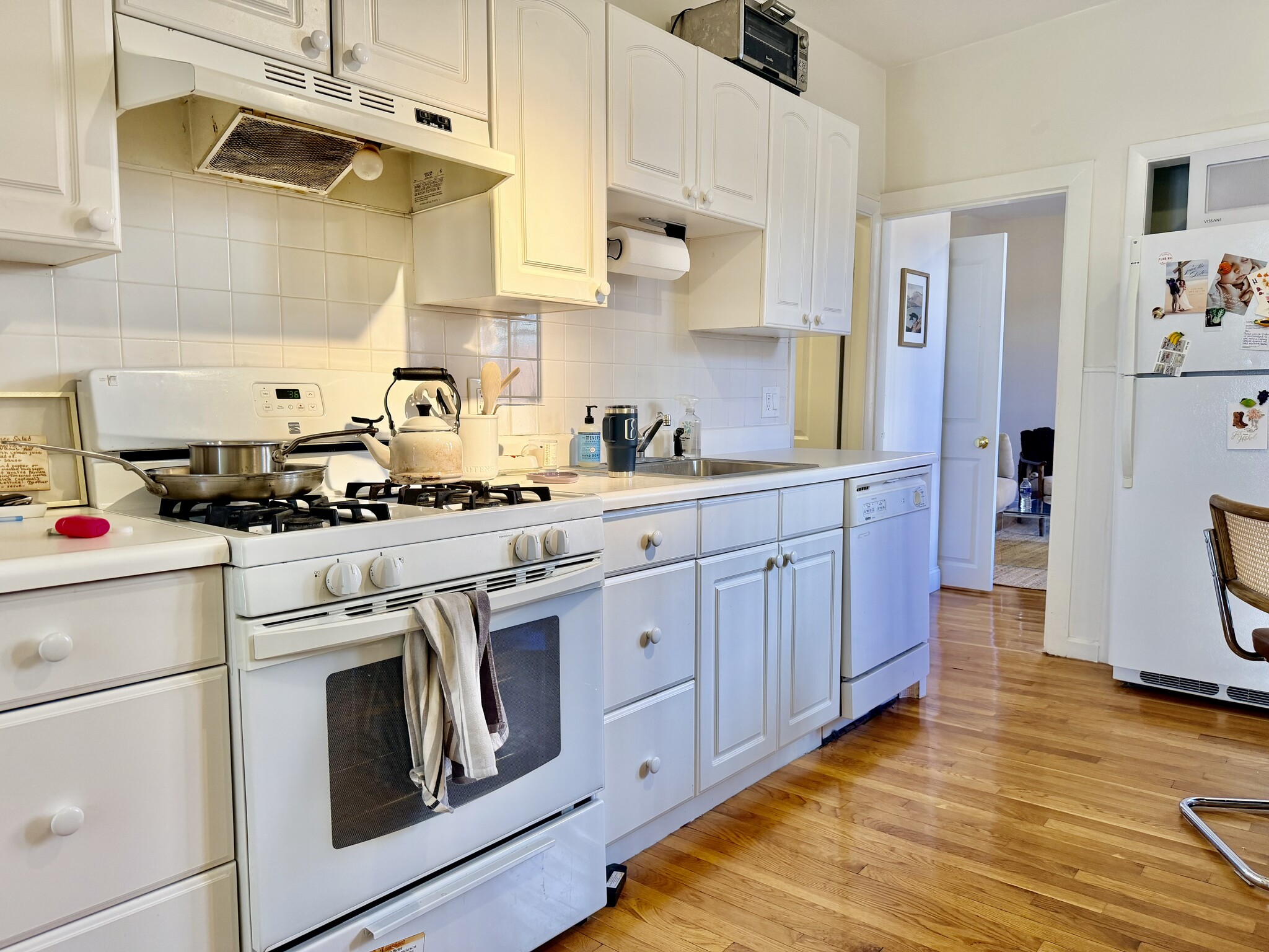 Building Photo - 17 Irving St