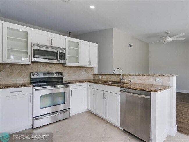 Building Photo - 9420 NW 31st Pl
