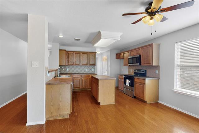 Building Photo - 1115 Buckingham Dr