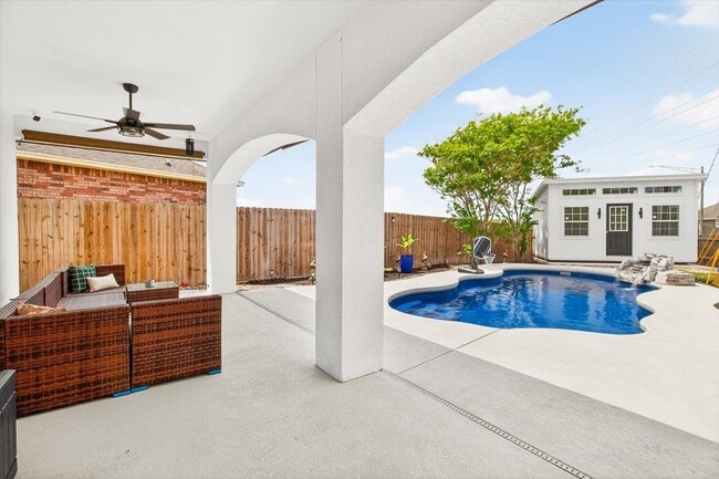 Building Photo - 8417 Macarena Dr