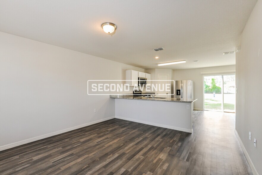 Building Photo - 41 Raemoor Dr