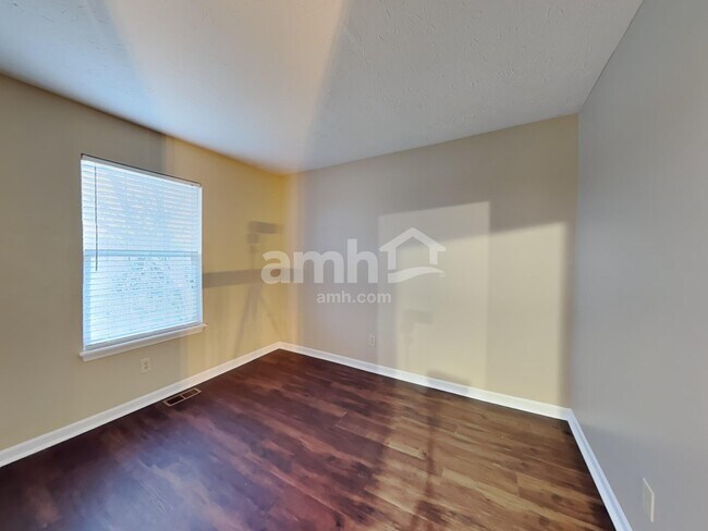 Building Photo - 6527 Sussex Dr